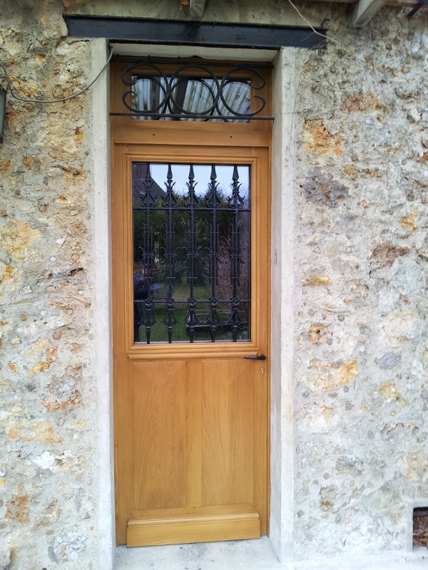 porte posée sur le site
